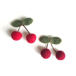 🍒Cherry hair clips🍒 (2colors)